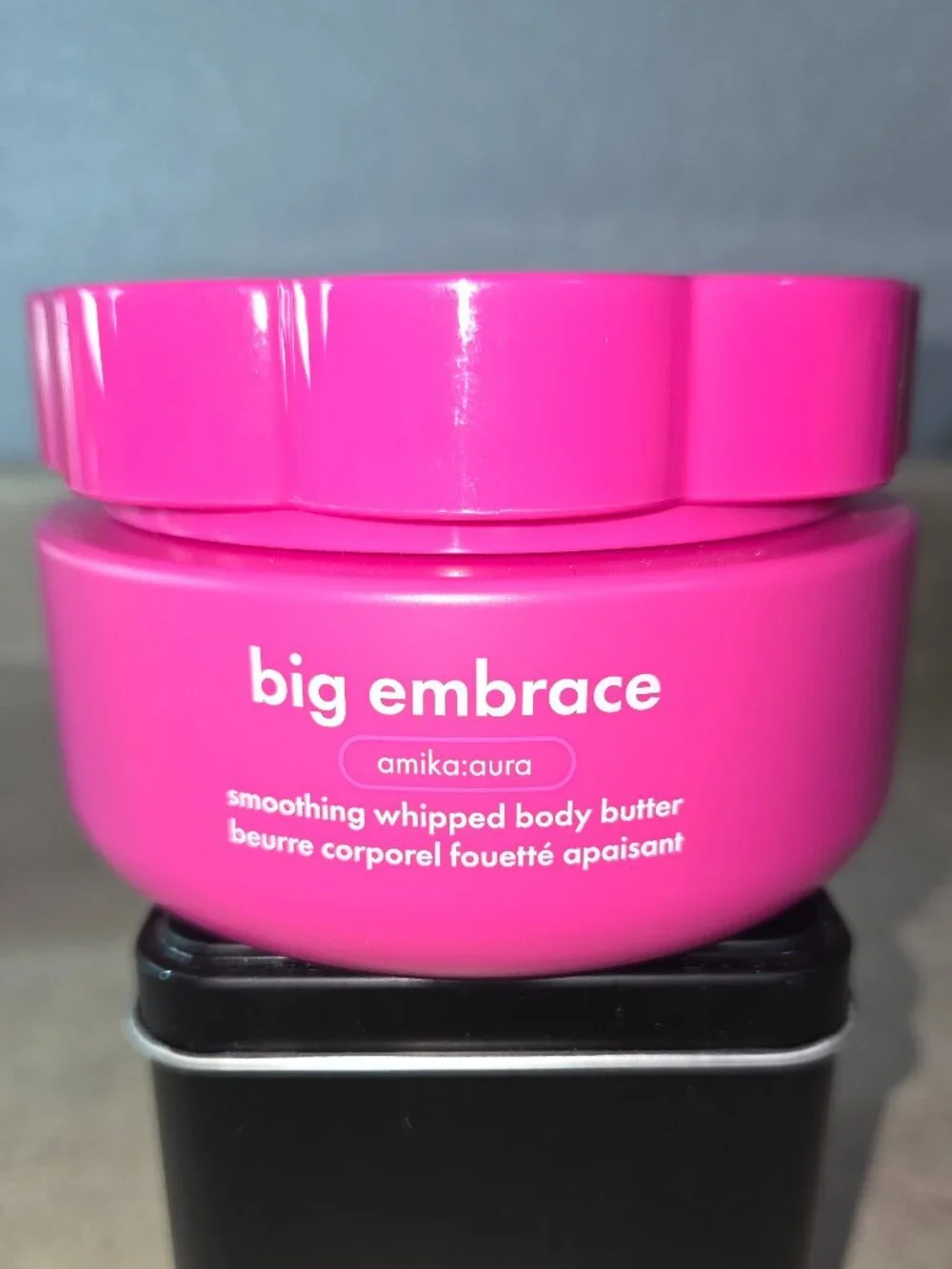 amika aura Big Embrace smoothing whipped body butter 8.5 oz | 250 mL full size - Picture 3 of 5